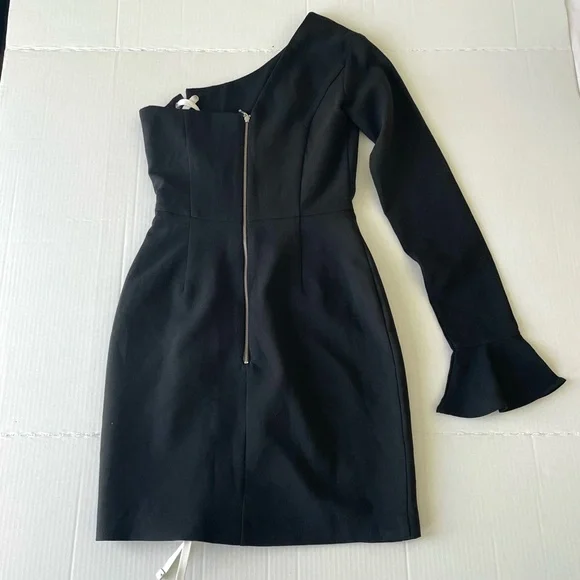 PREM Premonition Elegant Black One-Shoulder Dress with exquisite details - Picture 5 of 14